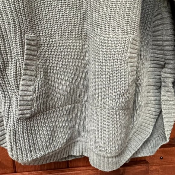 UGG Large Raelynn Soft Cable Knit Turtleneck Poncho Gray Sweater Pockets - Picture 4 of 7
